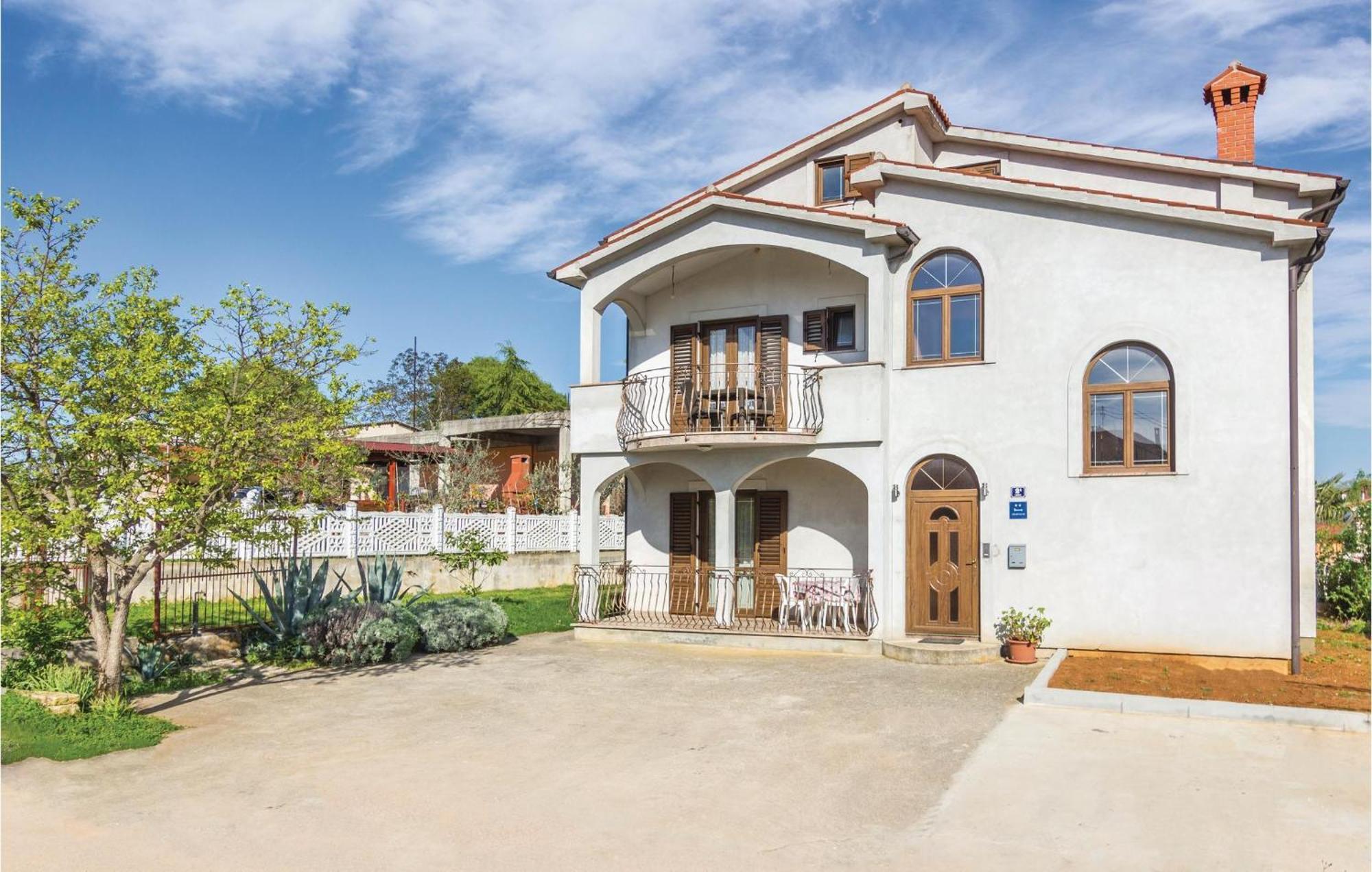 Beautiful Apartment In Porec With Kitchen Dış mekan fotoğraf